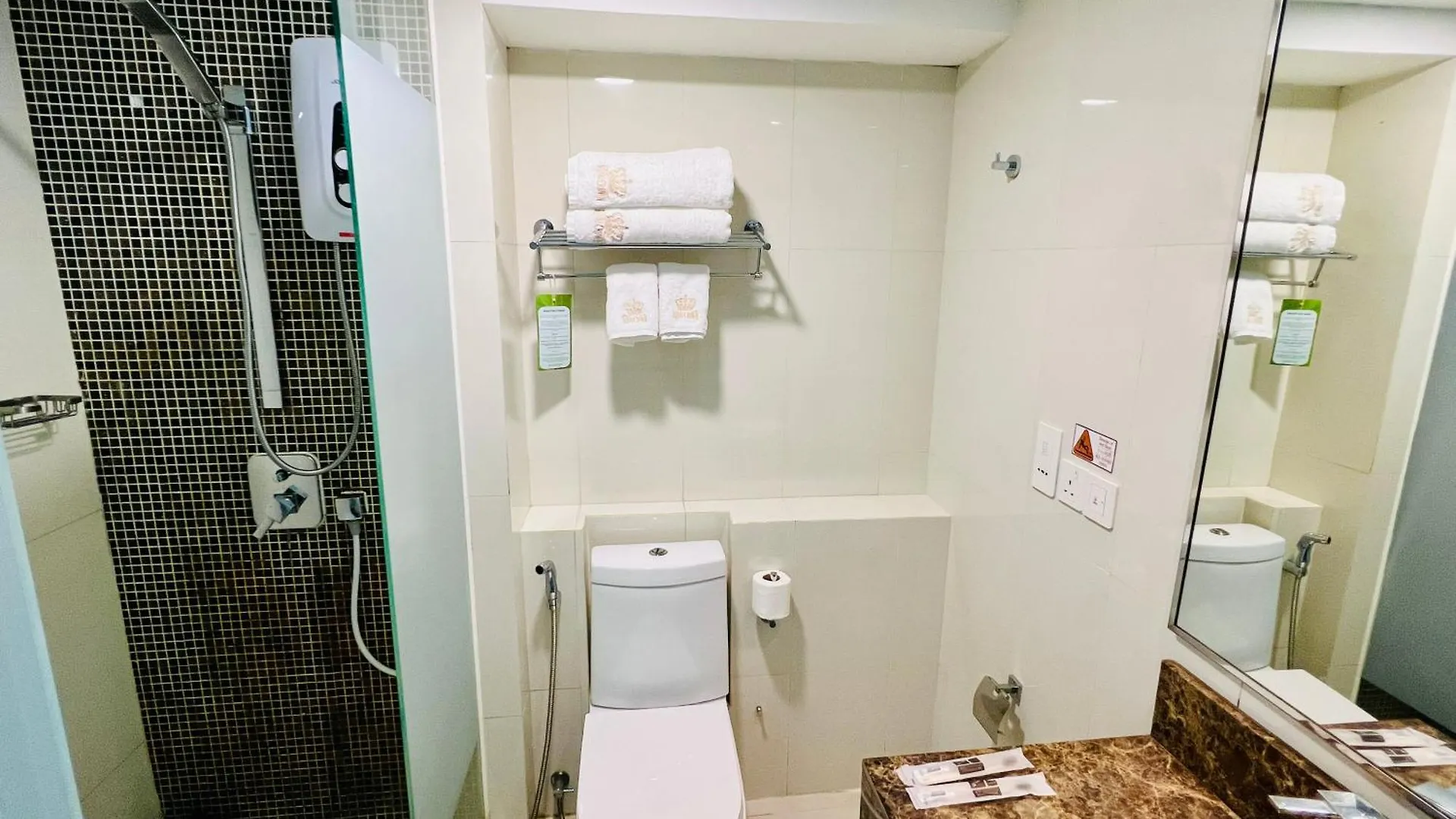 Apartment Ferienwohnung Royal Crown Scsp 689 Kk Cbd Near Imago Kota Kinabalu